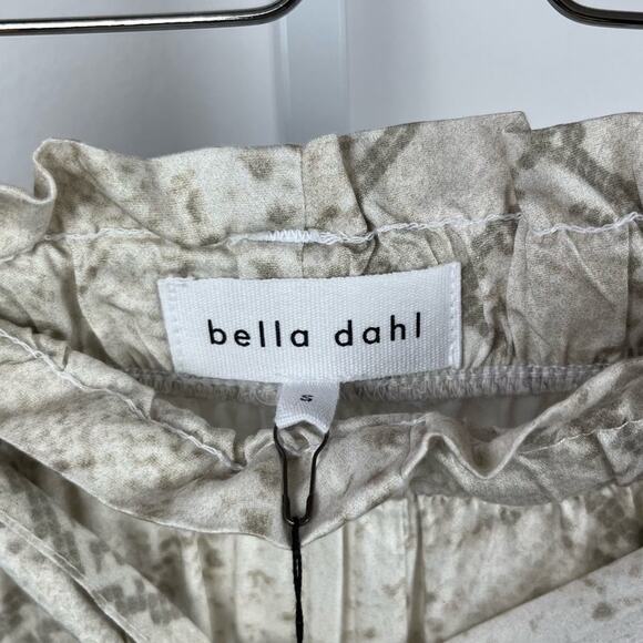 NWT Bella Dahl Belted Ruffle High Waist Shorts Drapey Snakeskin Print Beige S - Picture 3 of 5